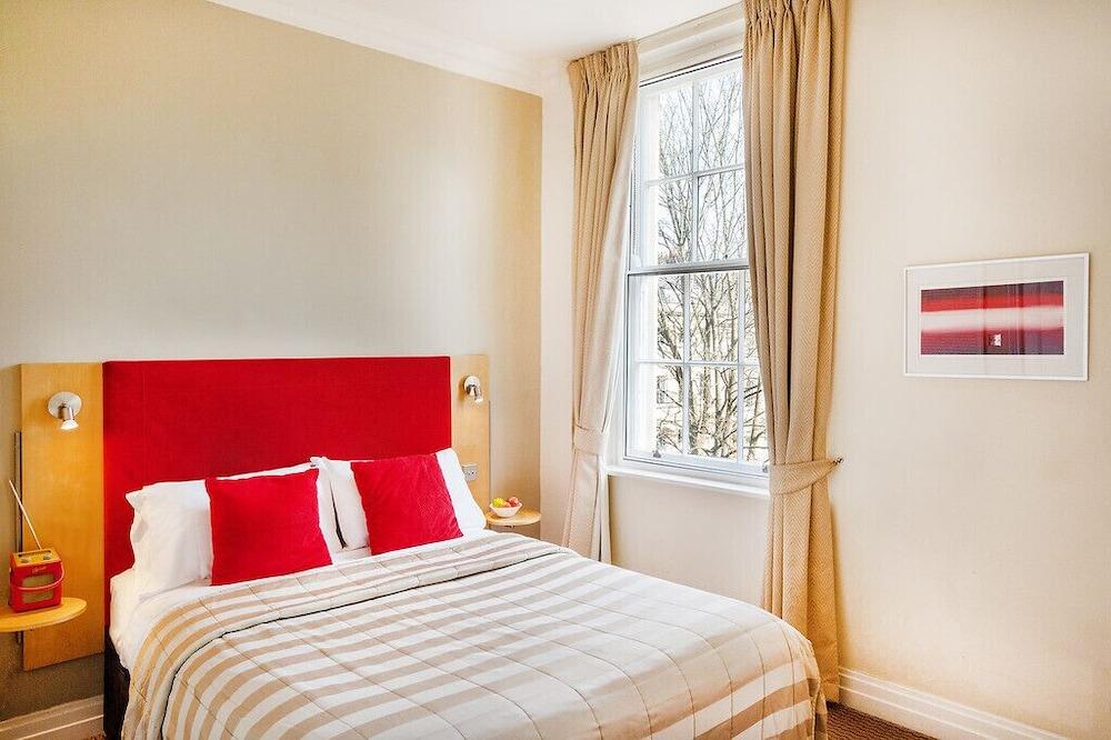 Отель The Berkeley Square 4*